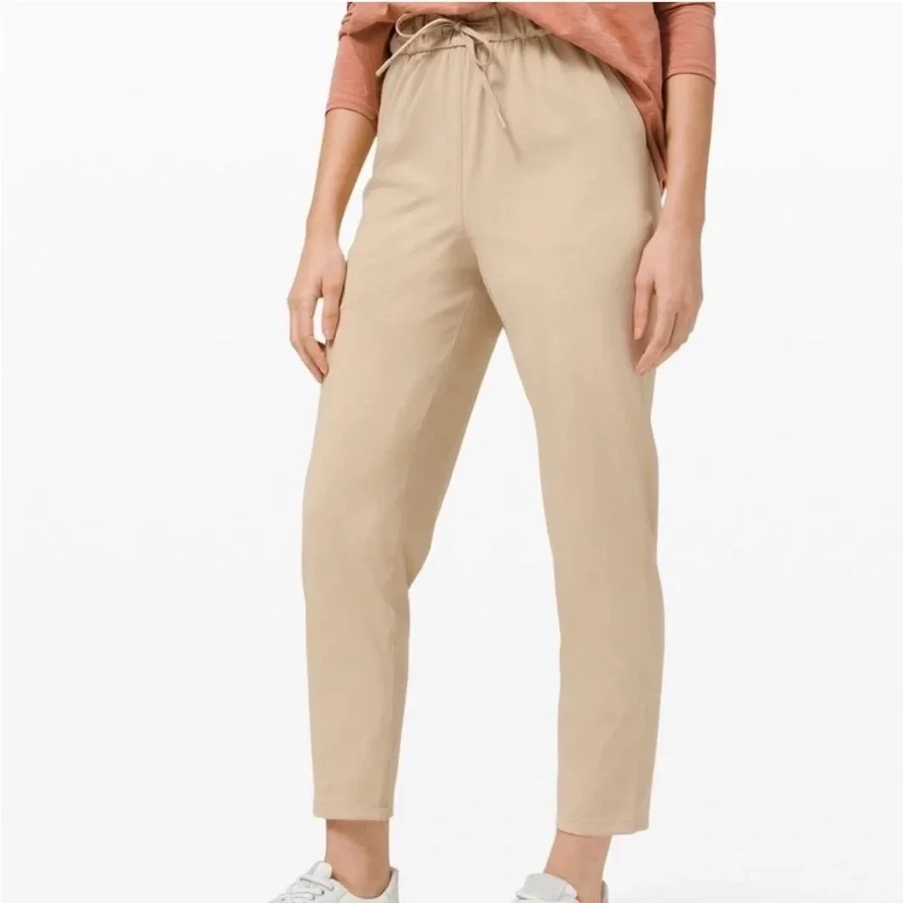 Lululemon Keep‎ Moving Pant 7/8 High-Rise Trench Tan 8